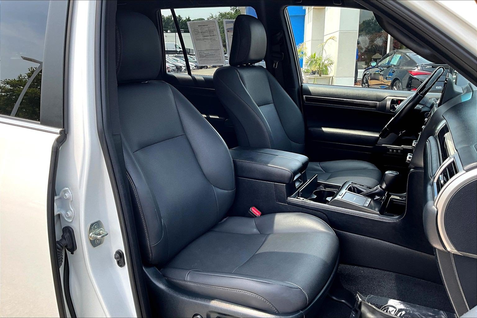 Used 2023 Lexus GX 460 Premium w/ Premium Package AWD/4WD image 7