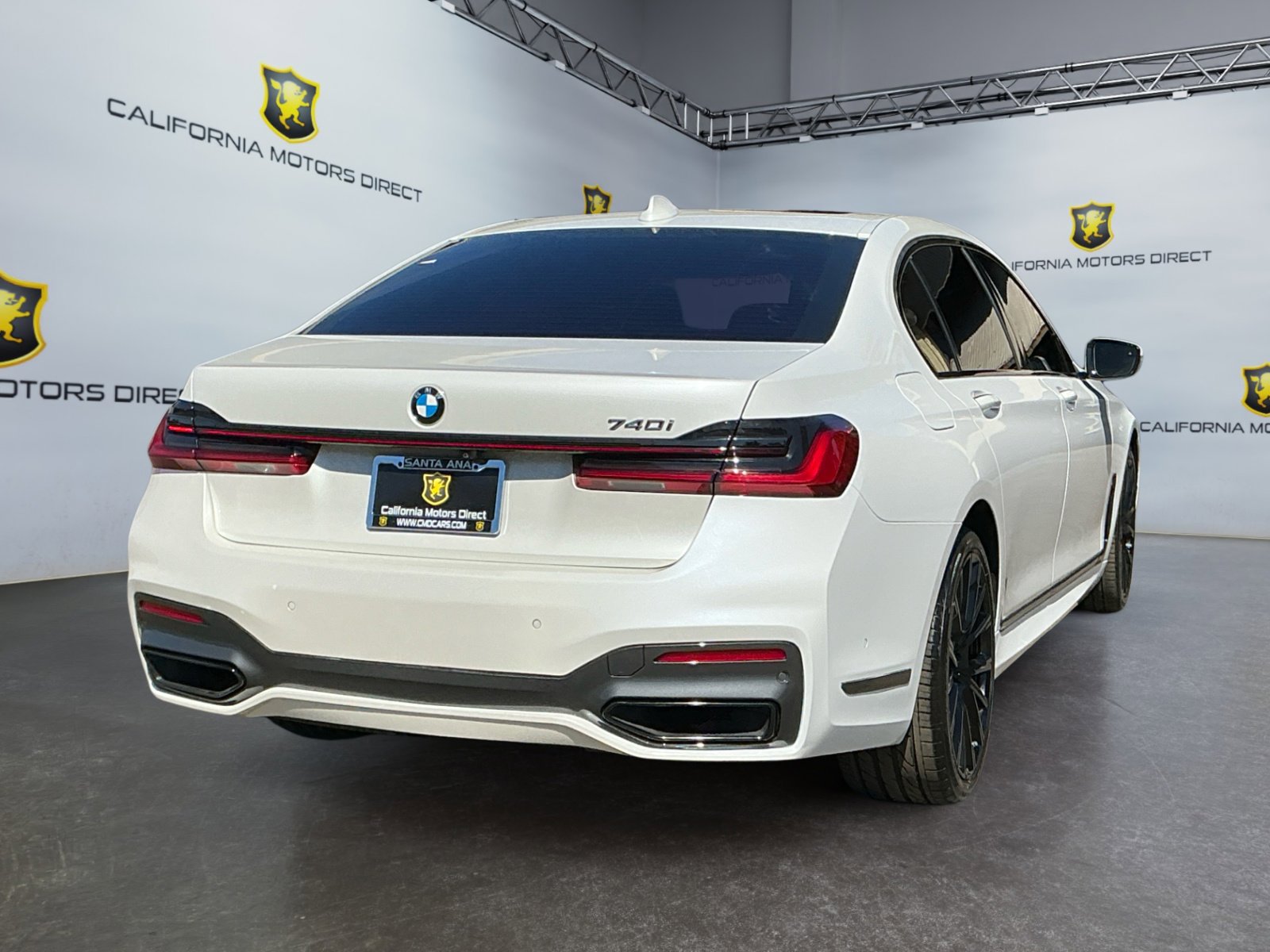 Used 2022 BMW 740i w/ M Sport Package RWD image 5