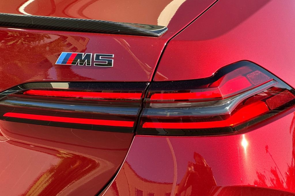 Used 2025 BMW M5 w/ Carbon Package image 33