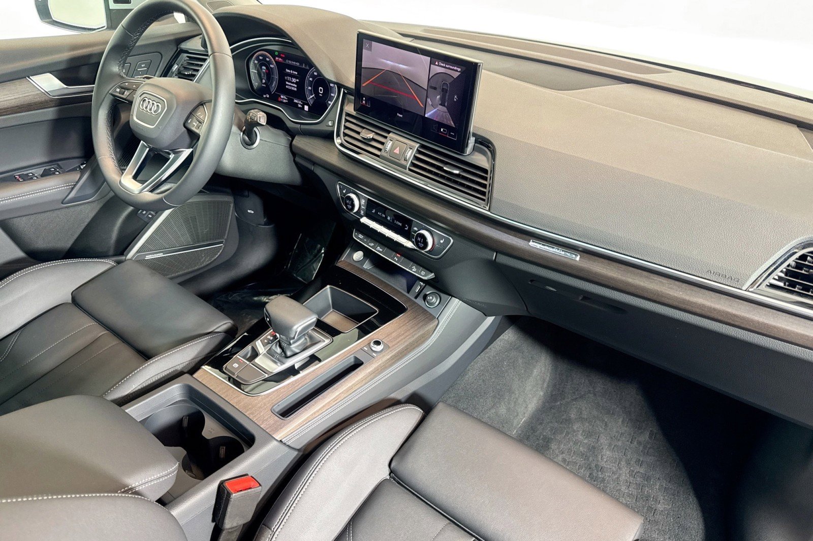 Used 2025 Audi Q5 e Premium Plus w/ Premium Plus Package AWD/4WD image 28