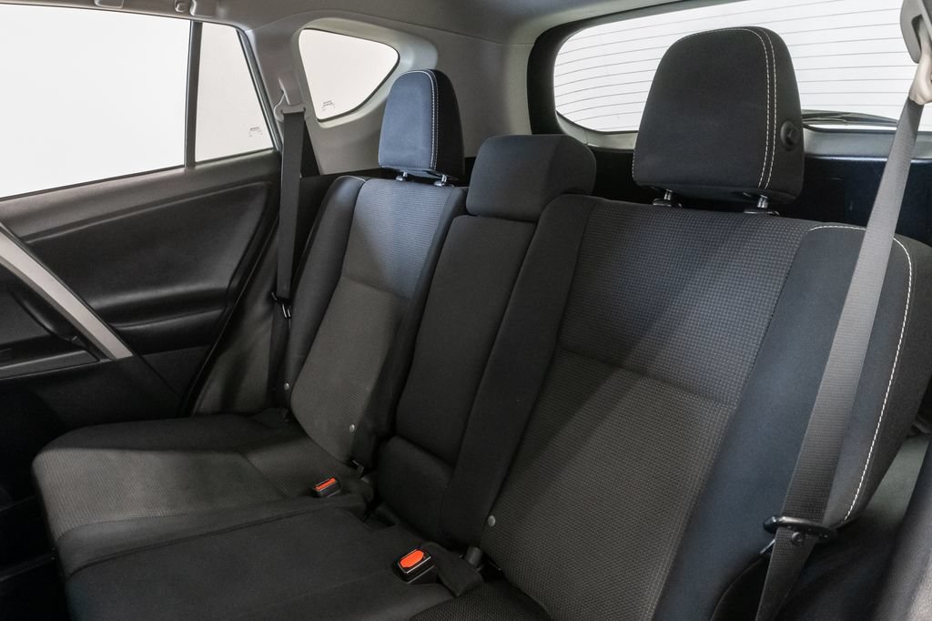 Used 2018 Toyota RAV4 XLE AWD/4WD image 21