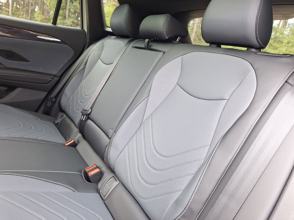 New 2026 Volkswagen Tiguan SE R-Line image 24