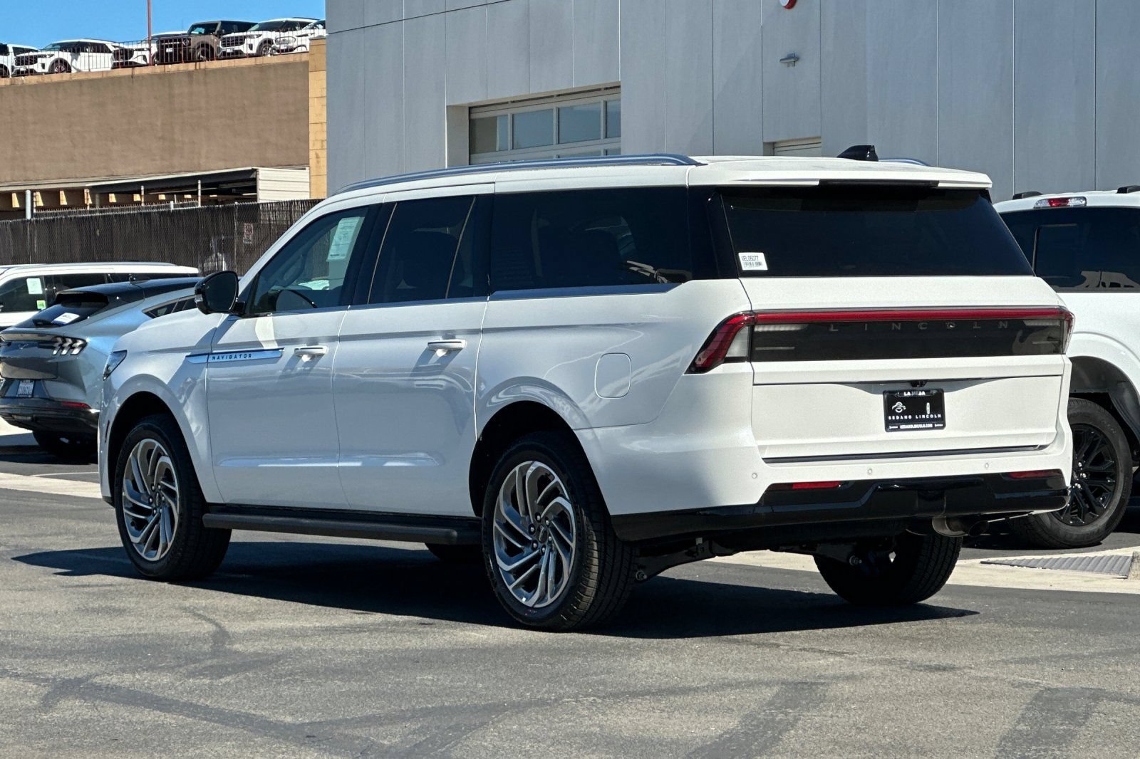 New 2027 Lincoln Navigator L Premier RWD image 5