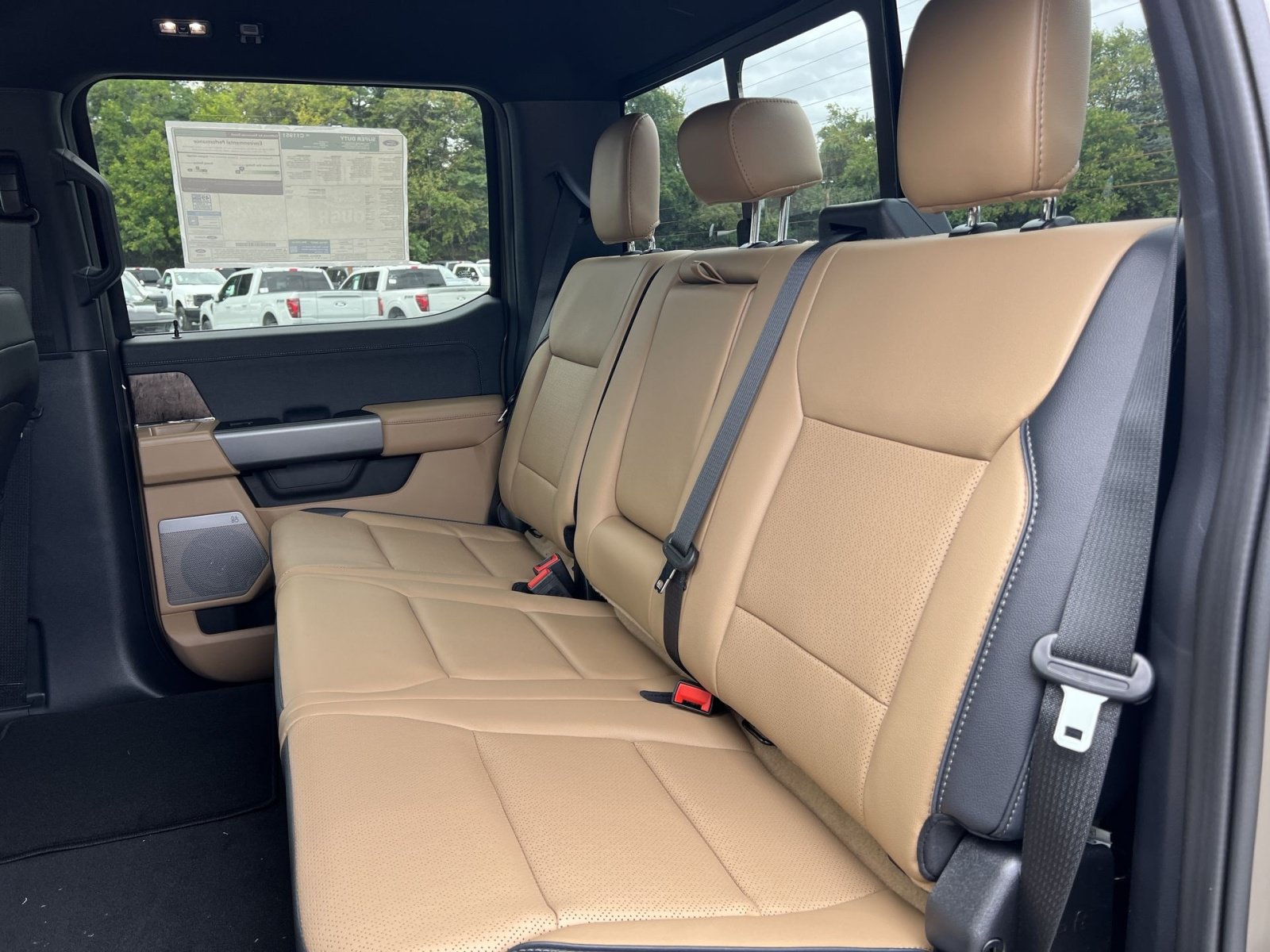 New 2027 Ford F350 Lariat w/ Lariat Ultimate Package AWD/4WD image 24