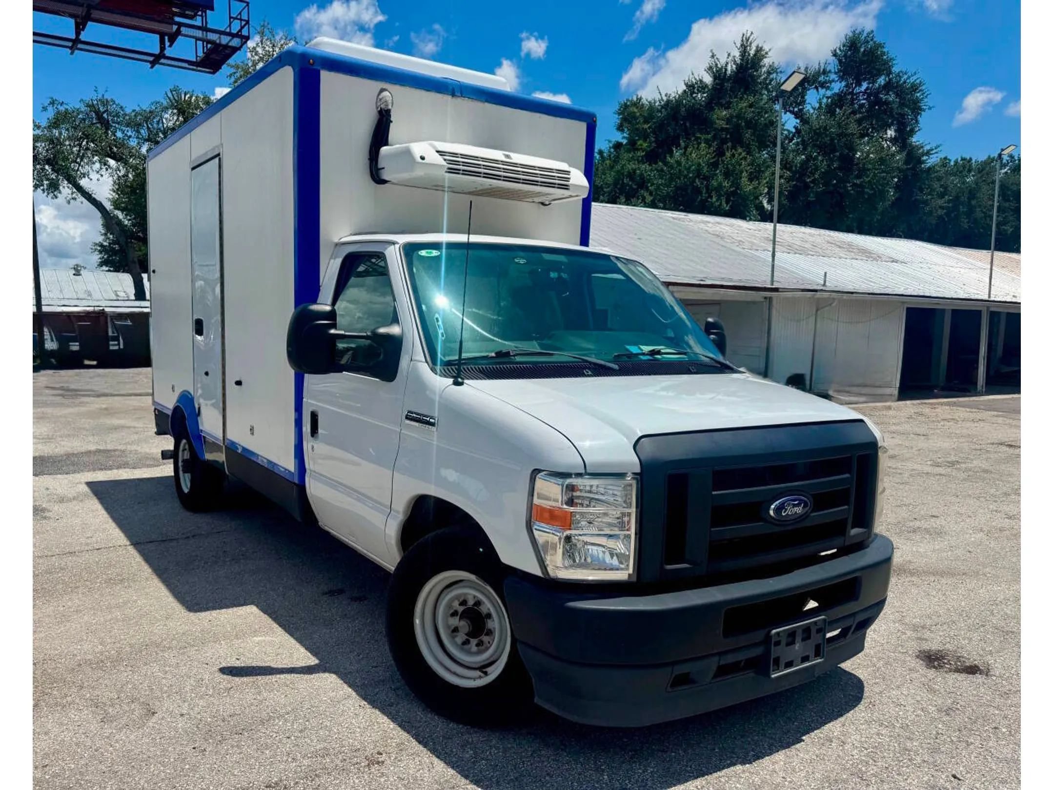 Used 2023 Ford E-350 and Econoline 350 Super Duty w/ Power Windows & Locks Group RWD image 9