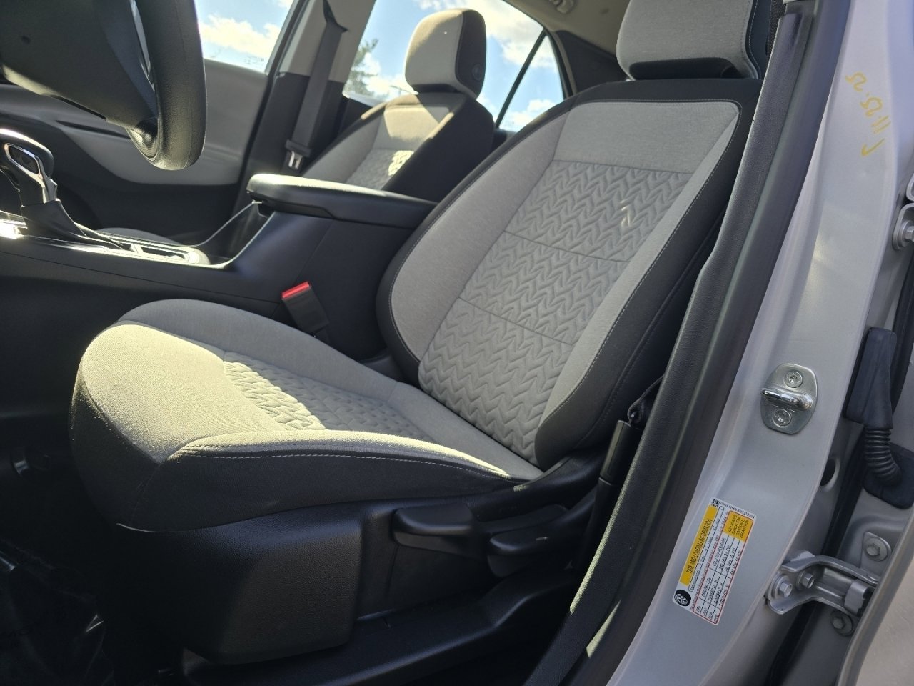 Used 2022 Chevrolet Equinox LS w/ LPO, Floor Liner Package image 20