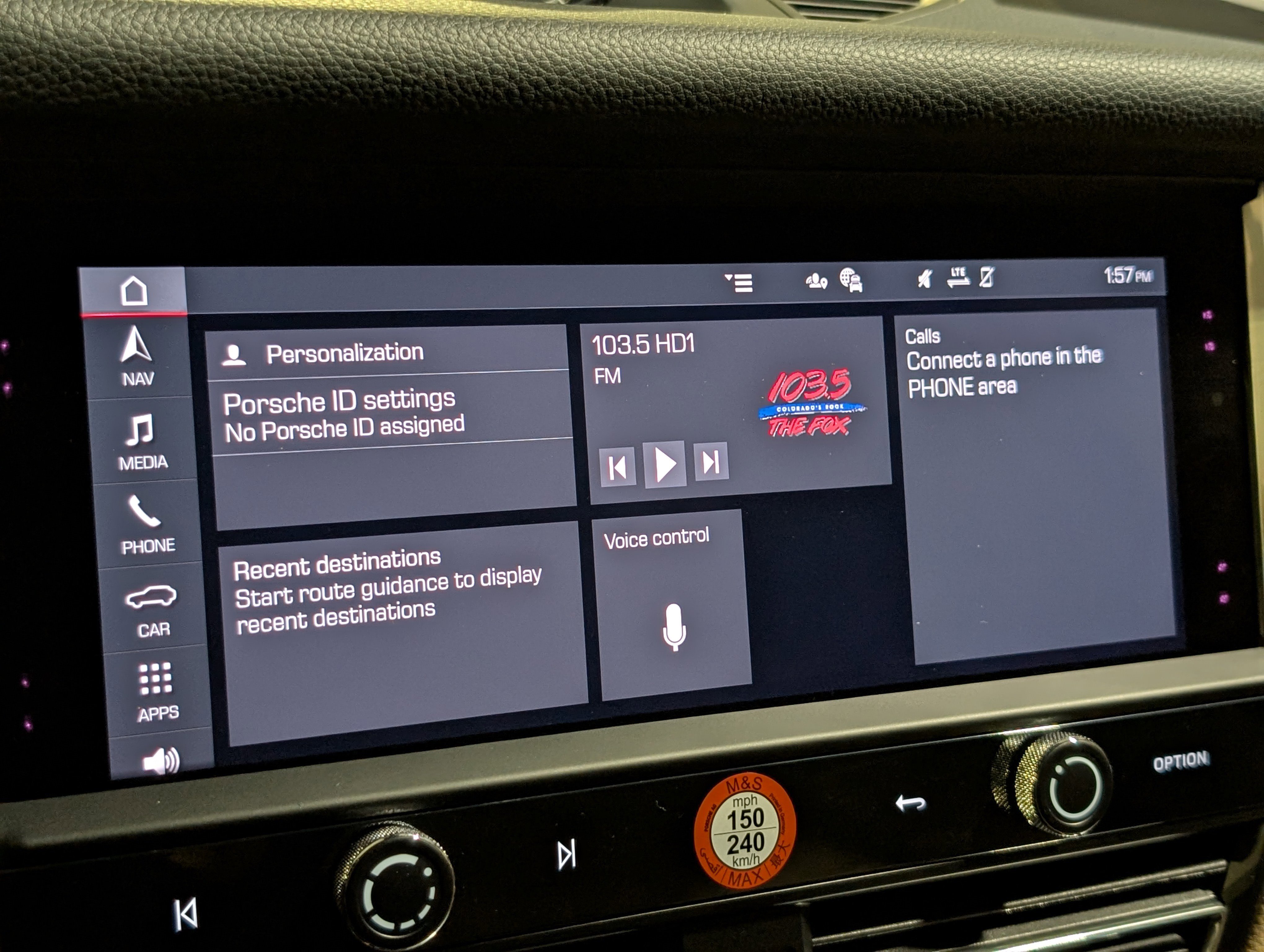 Certified 2025 Porsche Macan image 33