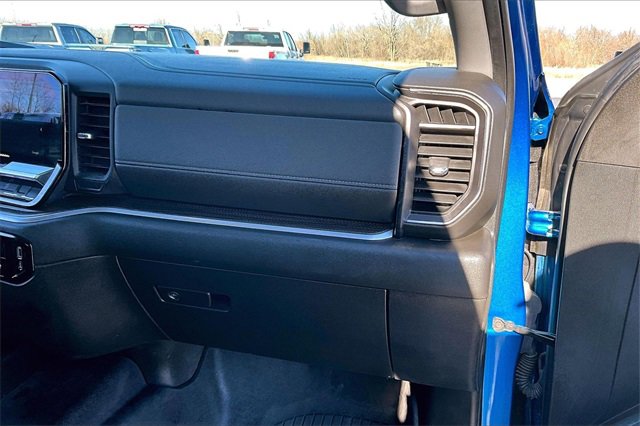 Used 2022 Chevrolet Silverado 1500 LT w/ Z71 Off-Road Package image 27