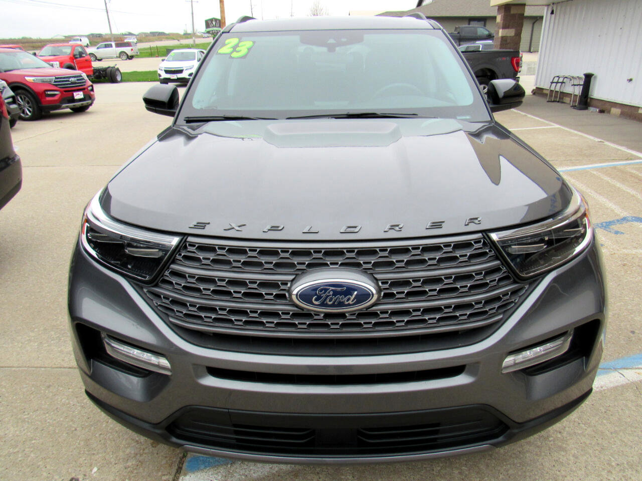 Used 2023 Ford Explorer XLT w/ Equipment Group 202A image 2