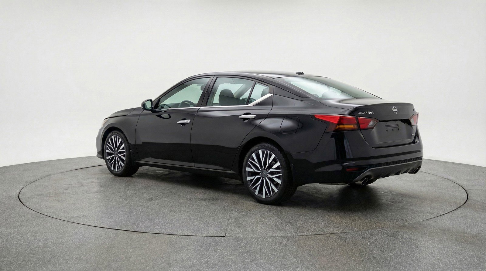 Used 2025 Nissan Altima 2.5 SV image 6