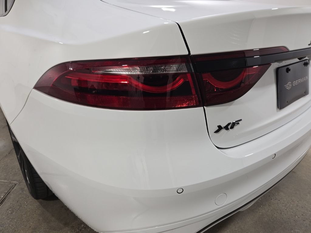 Certified 2022 Jaguar XF R-Dynamic SE AWD/4WD image 25