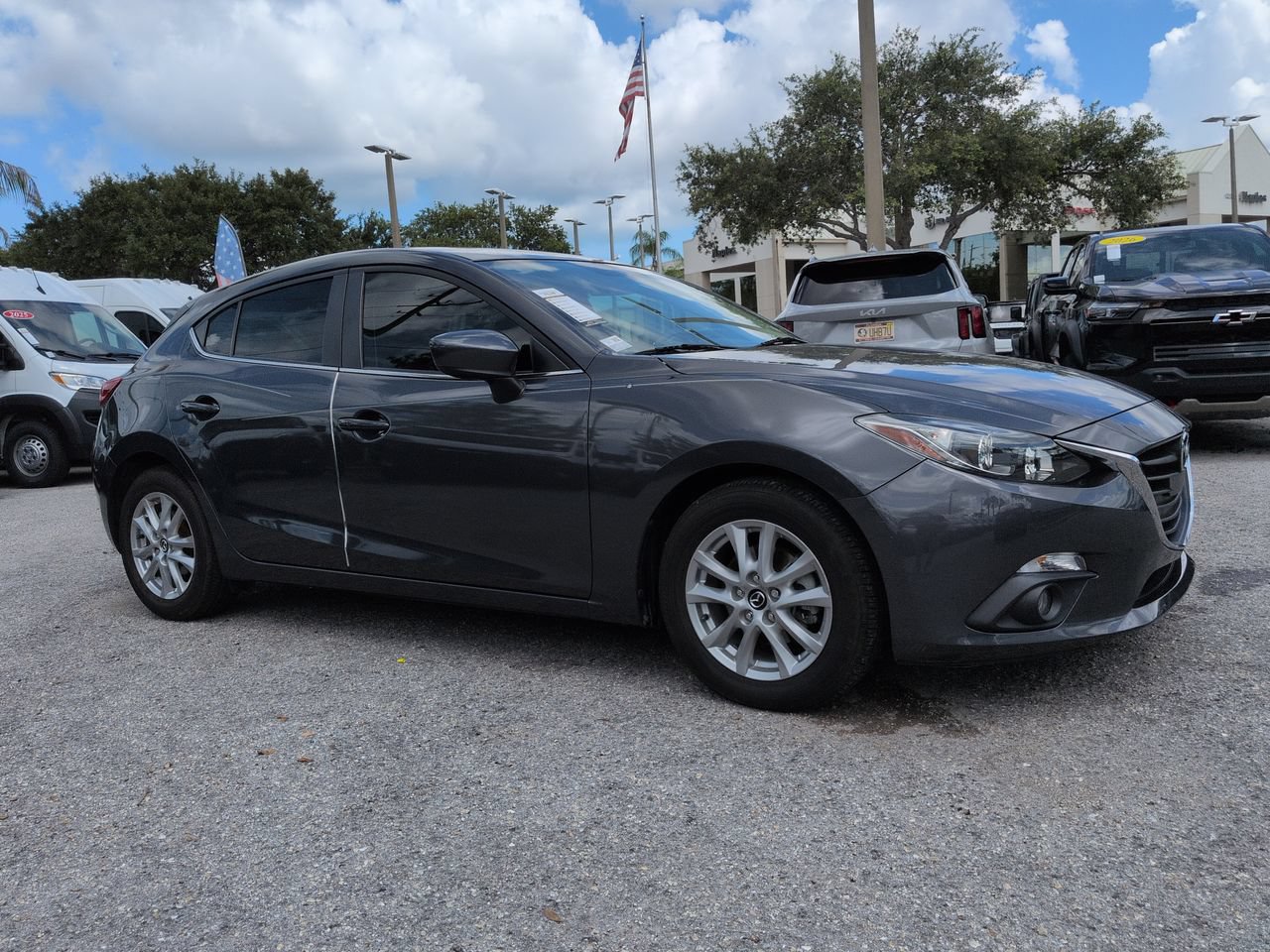 Used 2015 MAZDA MAZDA3 i Grand Touring FWD image 2