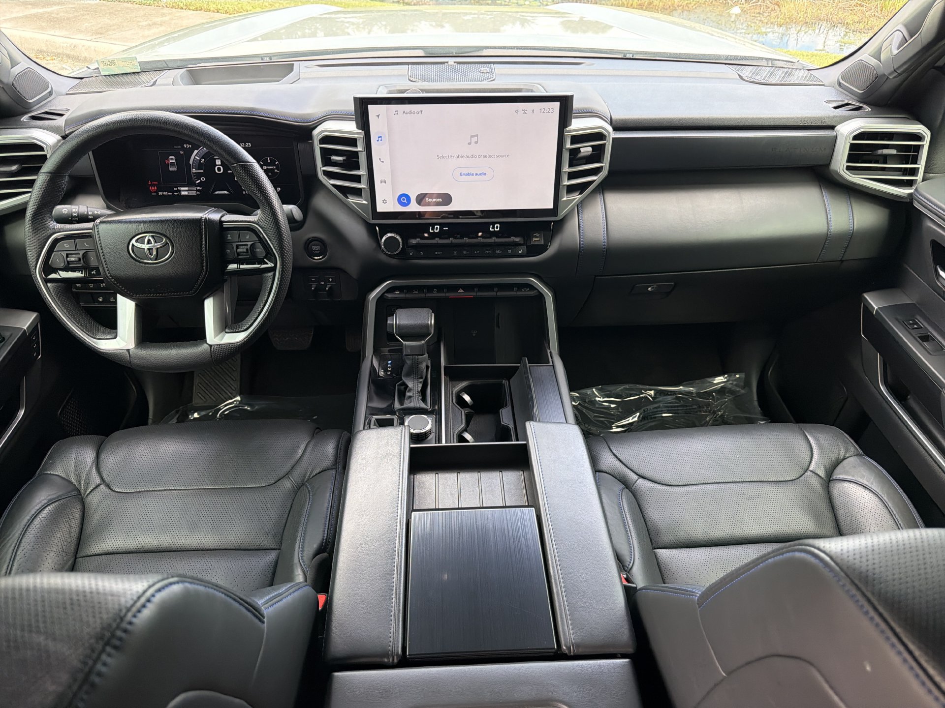 Used 2025 Toyota Tundra Platinum AWD/4WD image 13