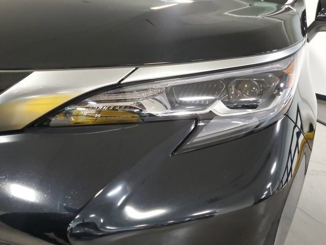 Used 2026 Toyota Sienna Platinum AWD/4WD image 29