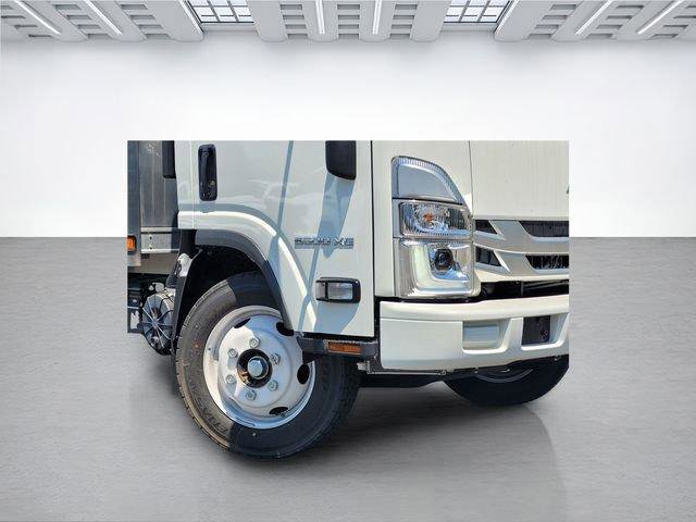 New 2025 Chevrolet Low Cab Forward 5500XG RWD image 3