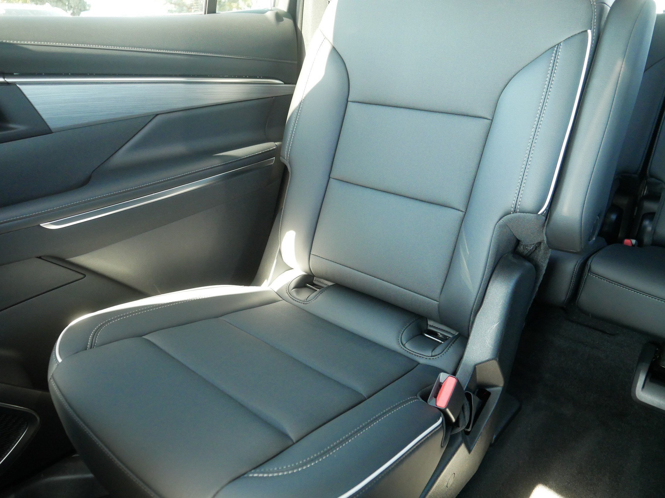 Used 2026 Buick Enclave Preferred AWD/4WD image 12