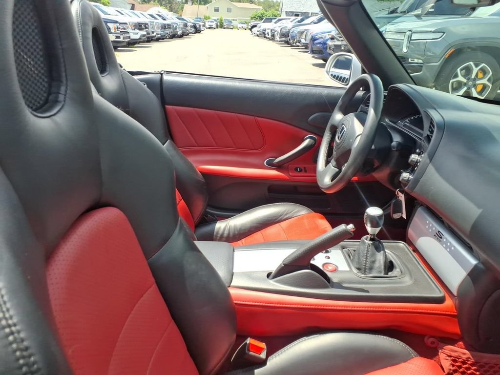 Used 2004 Honda S2000 image 9