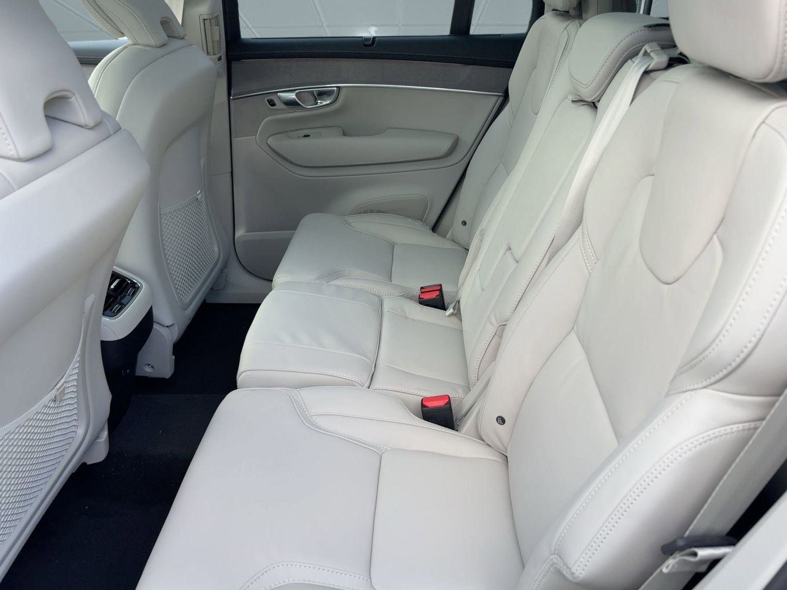 New 2026 Volvo XC90 B6 Ultra image 26