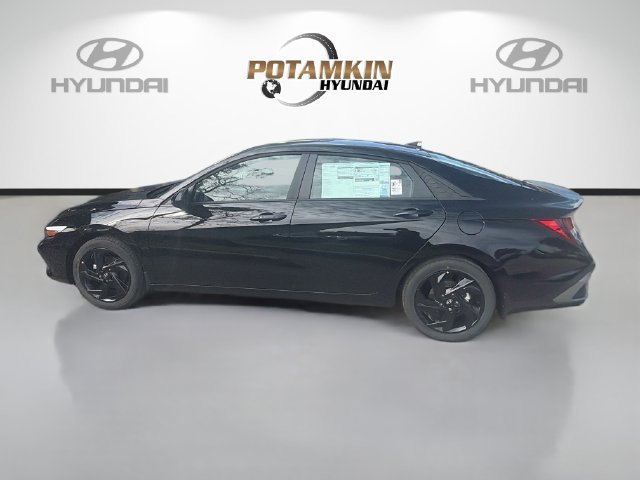 New 2026 Hyundai Elantra SEL Sport FWD image 8