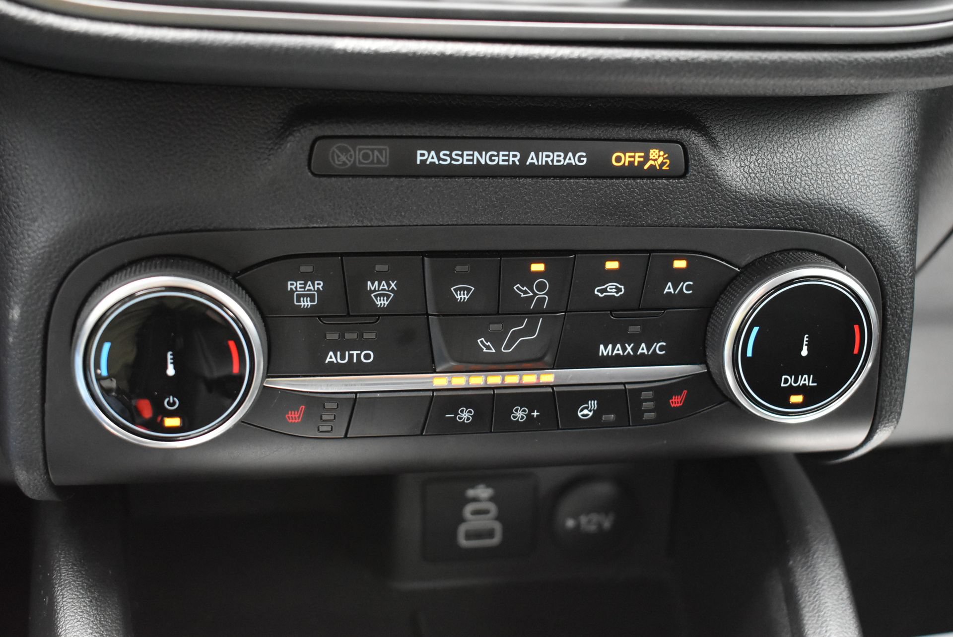 Used 2025 Ford Escape Active AWD/4WD image 28