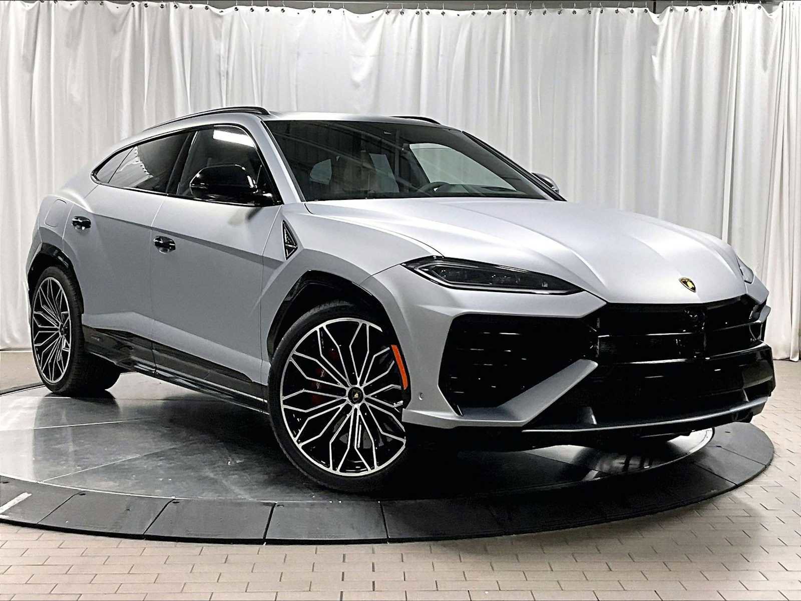 Used 2025 Lamborghini Urus SE image 12