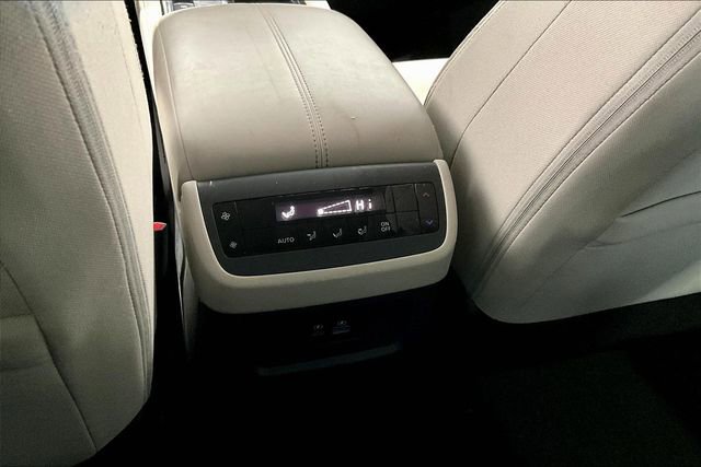 Used 2024 Nissan Pathfinder SV w/ SV Premium Package image 10