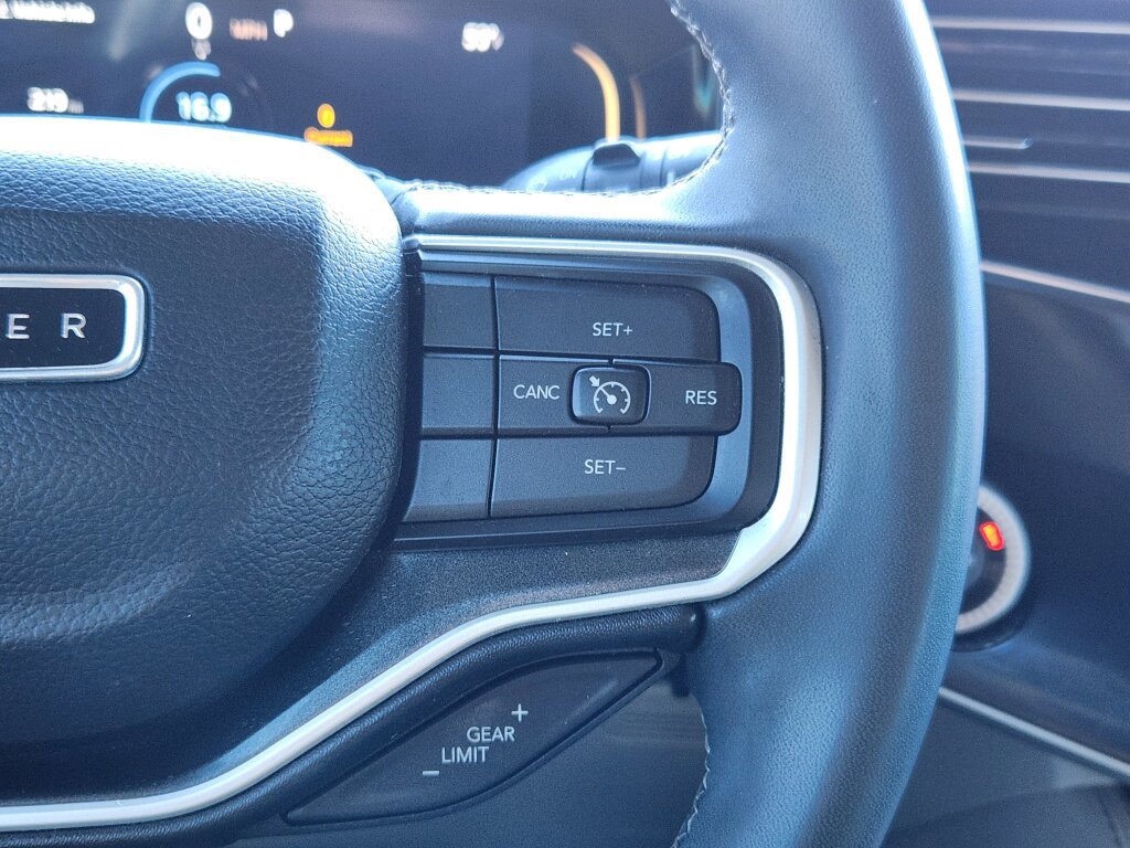 Used 2023 Jeep Wagoneer 4WD w/ Rear Seat Video Group 1 image 21