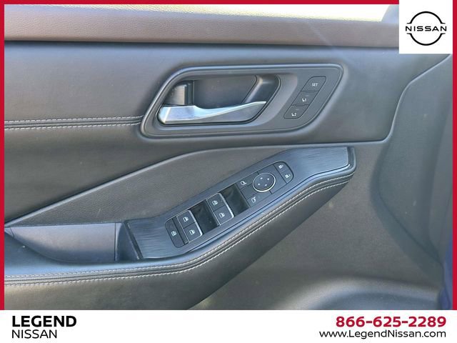 Used 2023 Nissan Rogue SL image 14