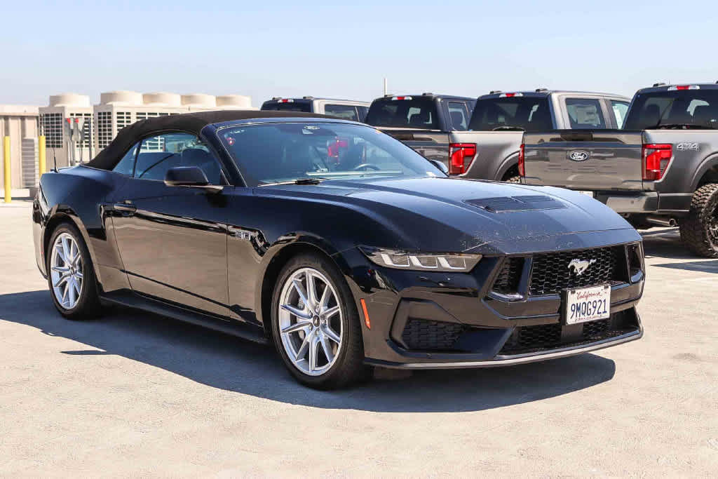 Used 2024 Ford Mustang GT Premium RWD image 3