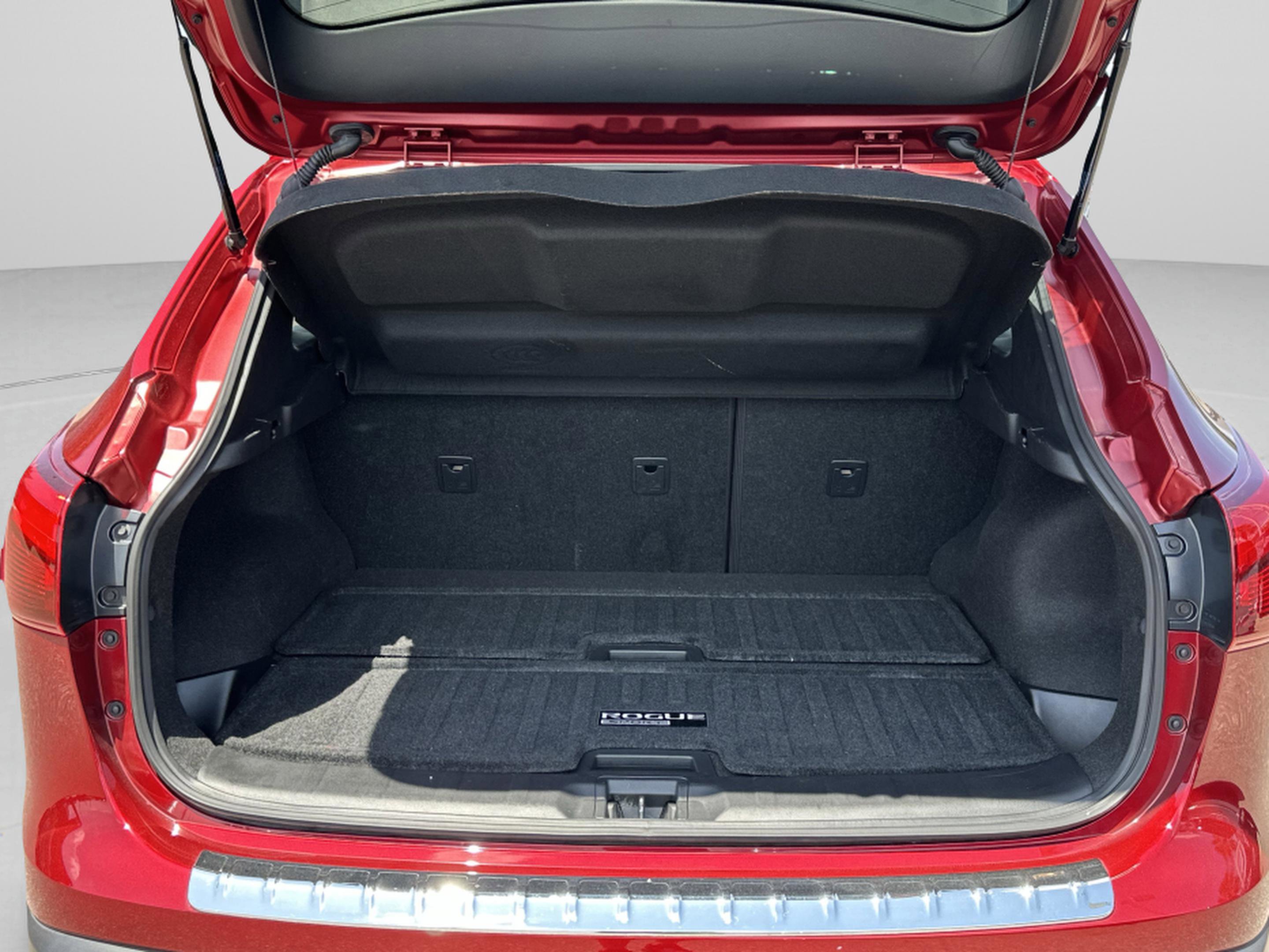 Used 2019 Nissan Rogue Sport SL w/ Premium Package FWD image 12