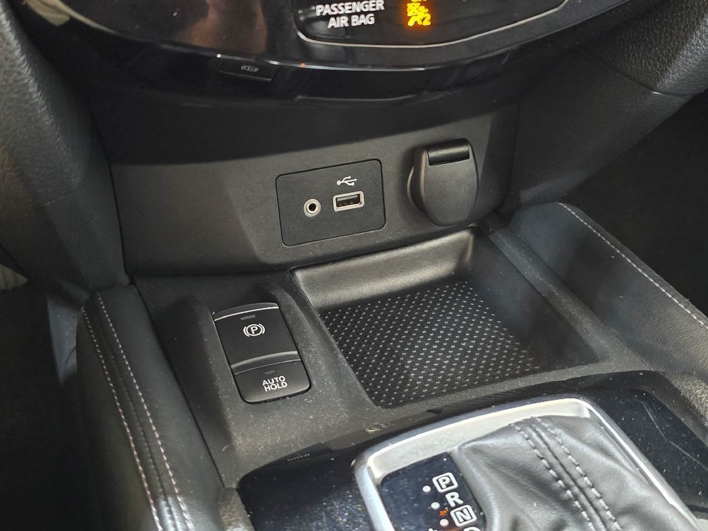 Used 2019 Nissan Rogue SL AWD/4WD image 15