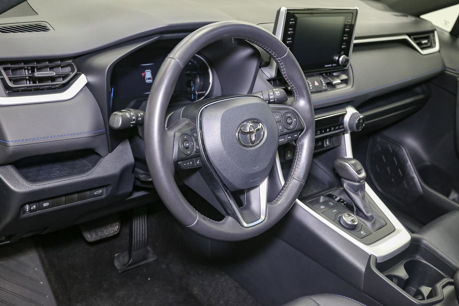 Used 2019 Toyota RAV4 XSE w/ Carpet Mat Package AWD/4WD image 23
