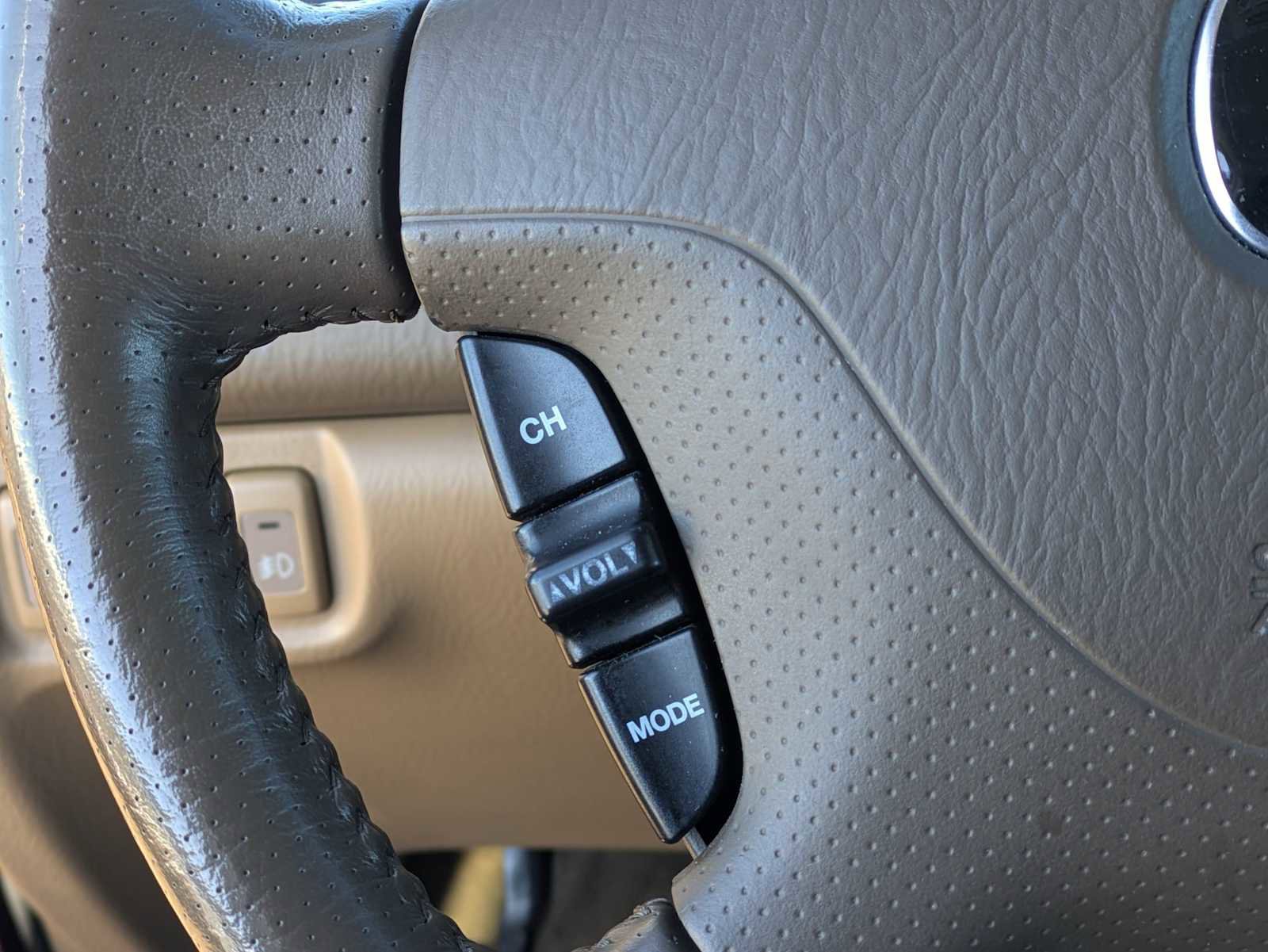 Used 2004 Acura MDX Touring image 23