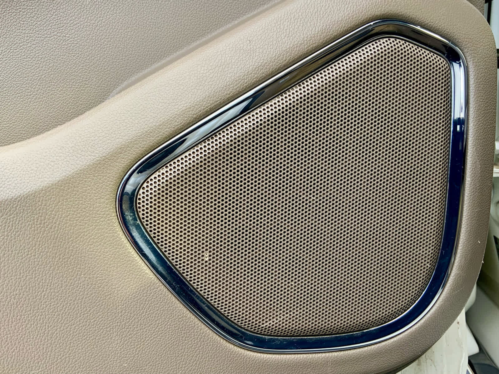 Used 2015 Chevrolet Tahoe LTZ image 48