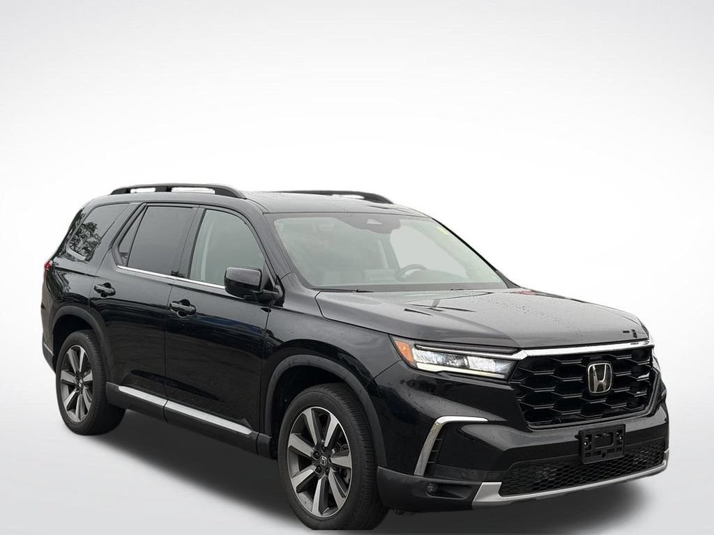 Used 2024 Honda Pilot Touring image 2