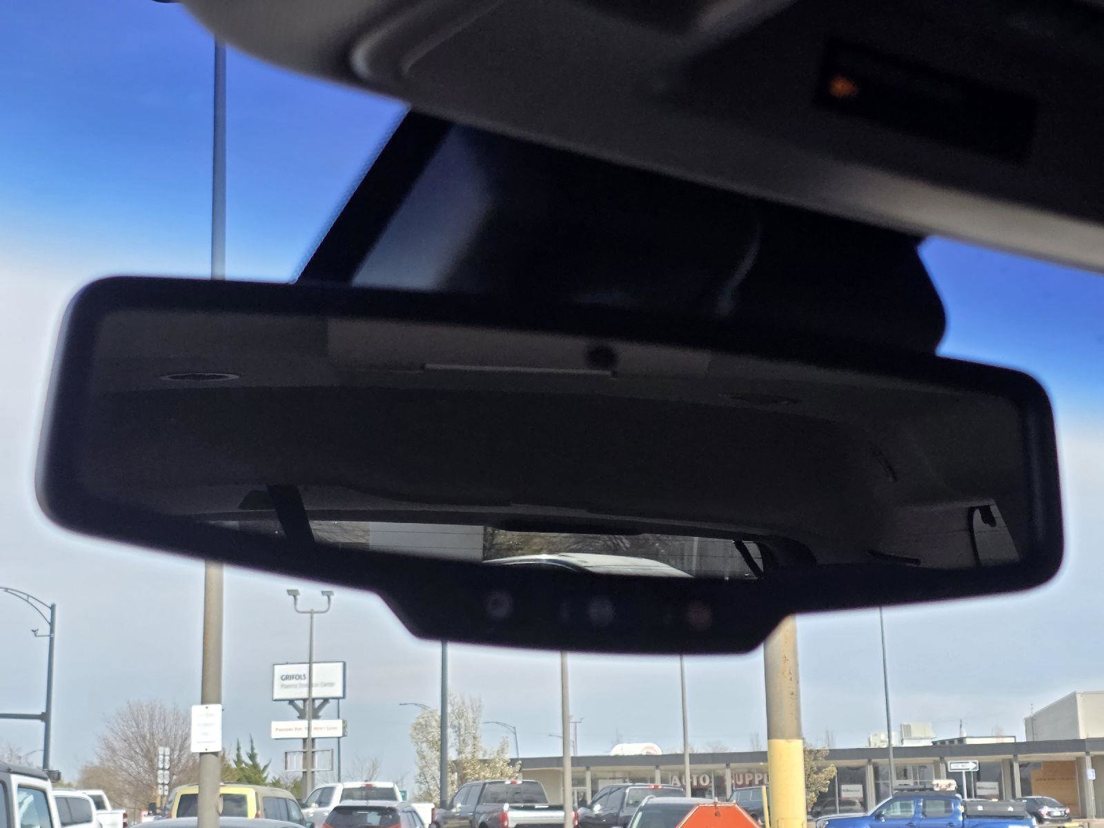 Used 2018 GMC Yukon Denali w/ Denali Ultimate Package image 26