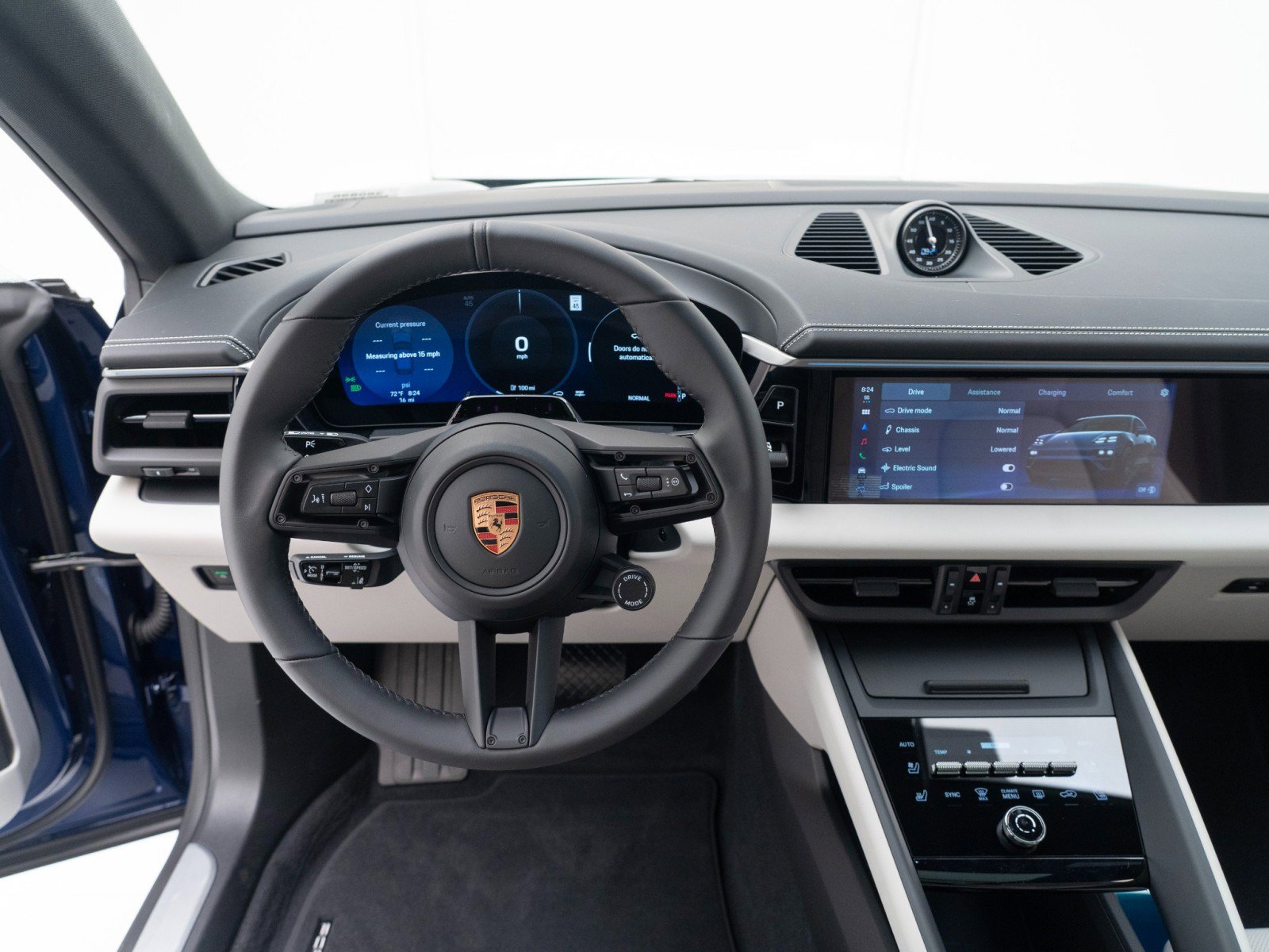 New 2026 Porsche Macan Electric RWD image 34
