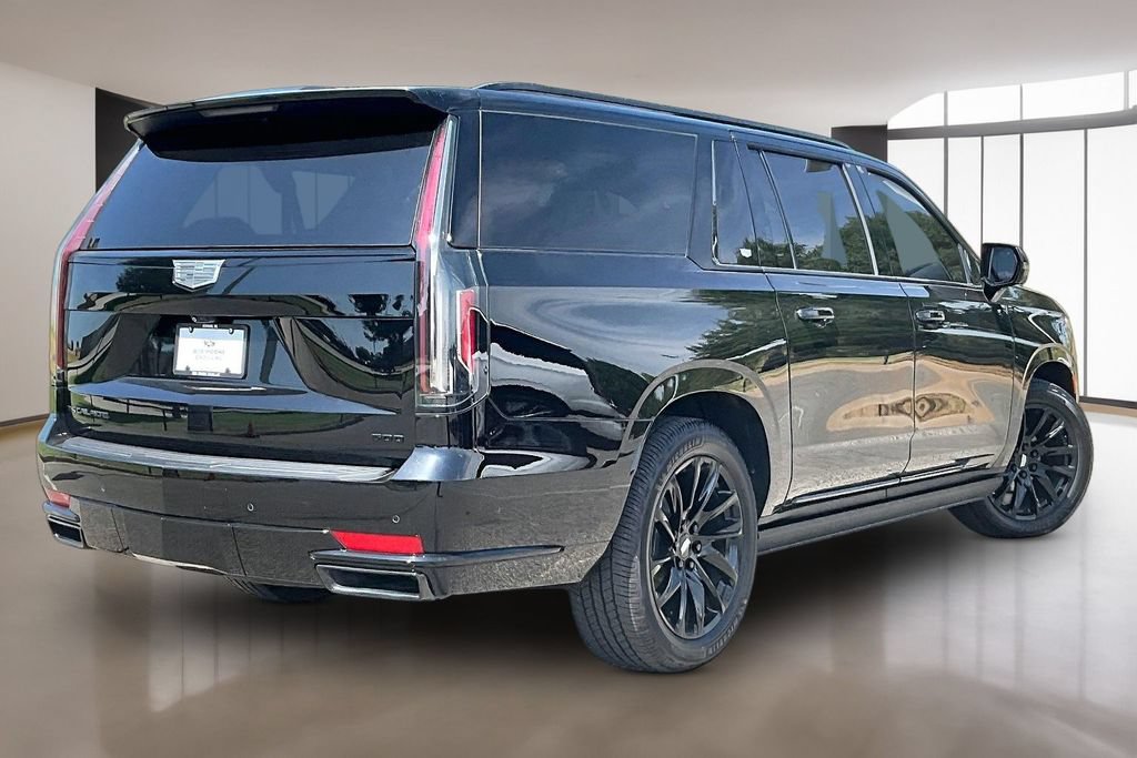 Used 2023 Cadillac Escalade ESV Sport Platinum w/ LPO, ONYX Package AWD/4WD image 2
