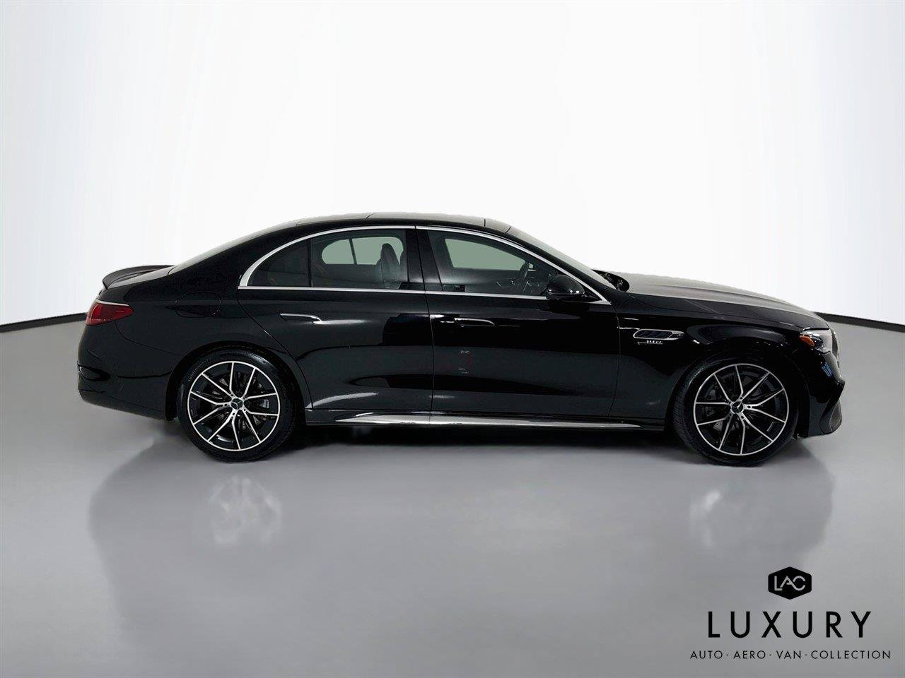 Used 2025 Mercedes-Benz E 53 AMG e 4MATIC Sedan image 5