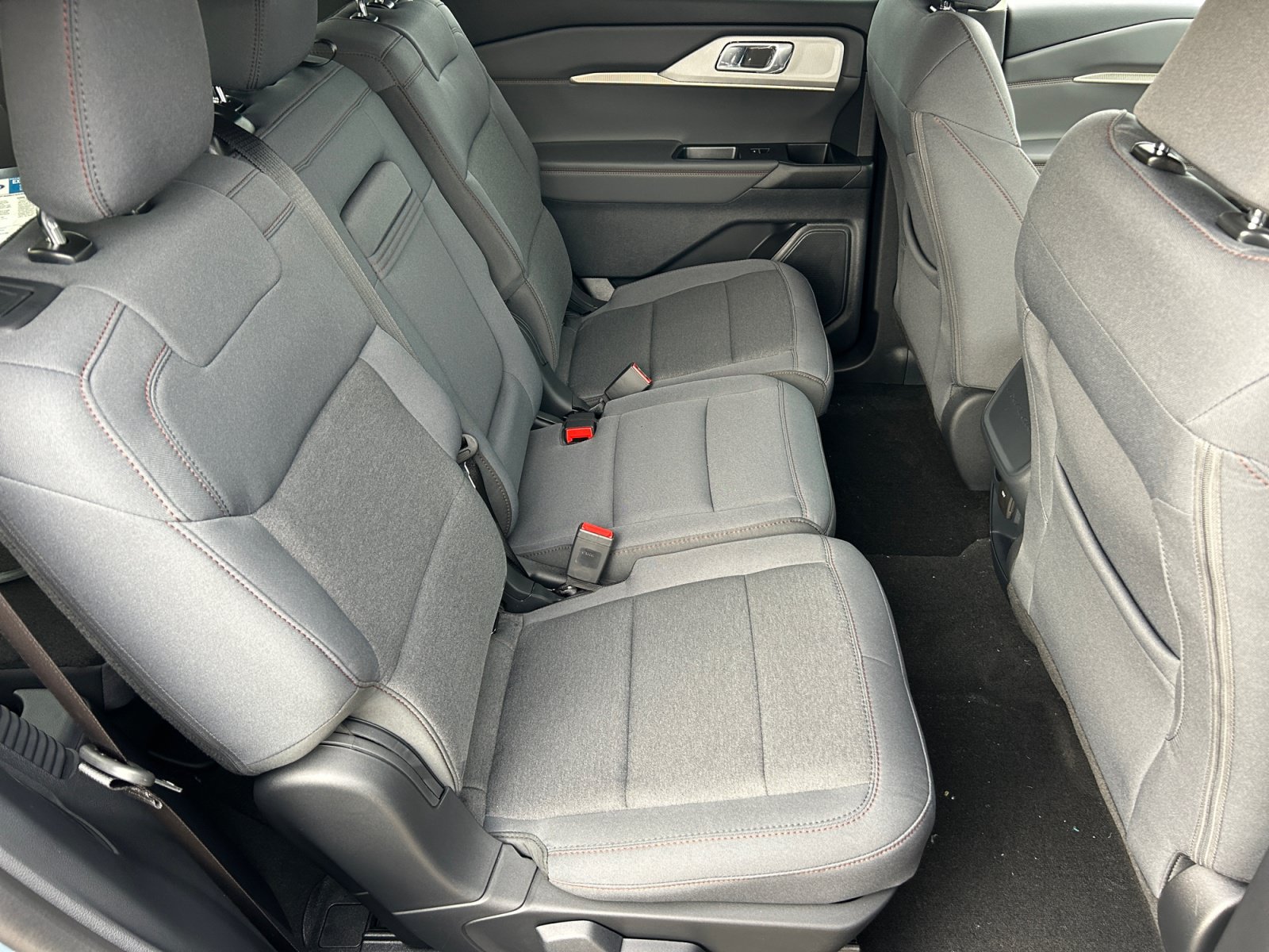 New 2026 Ford Explorer Active RWD image 18