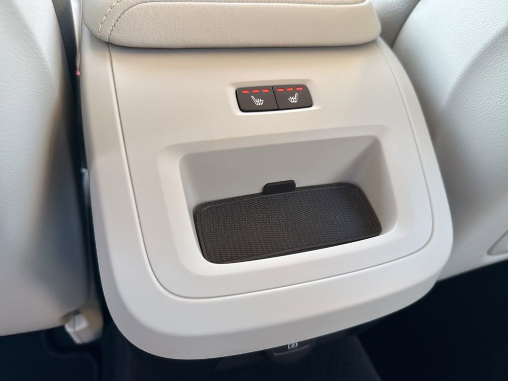 Used 2024 Volvo S60 B5 Plus w/ Climate Package image 40