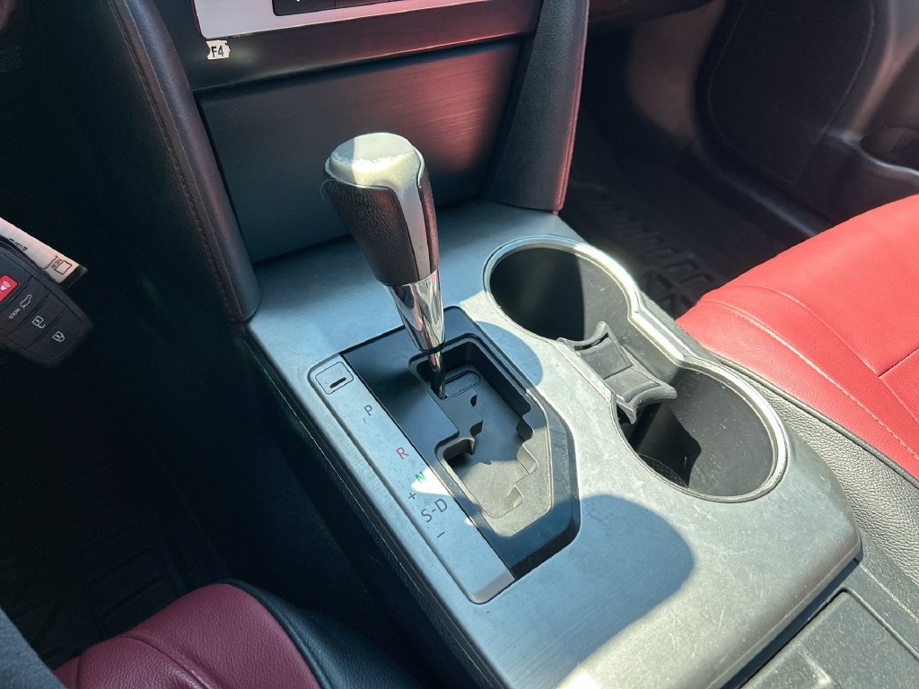 Used 2014 Toyota Camry SE FWD image 23