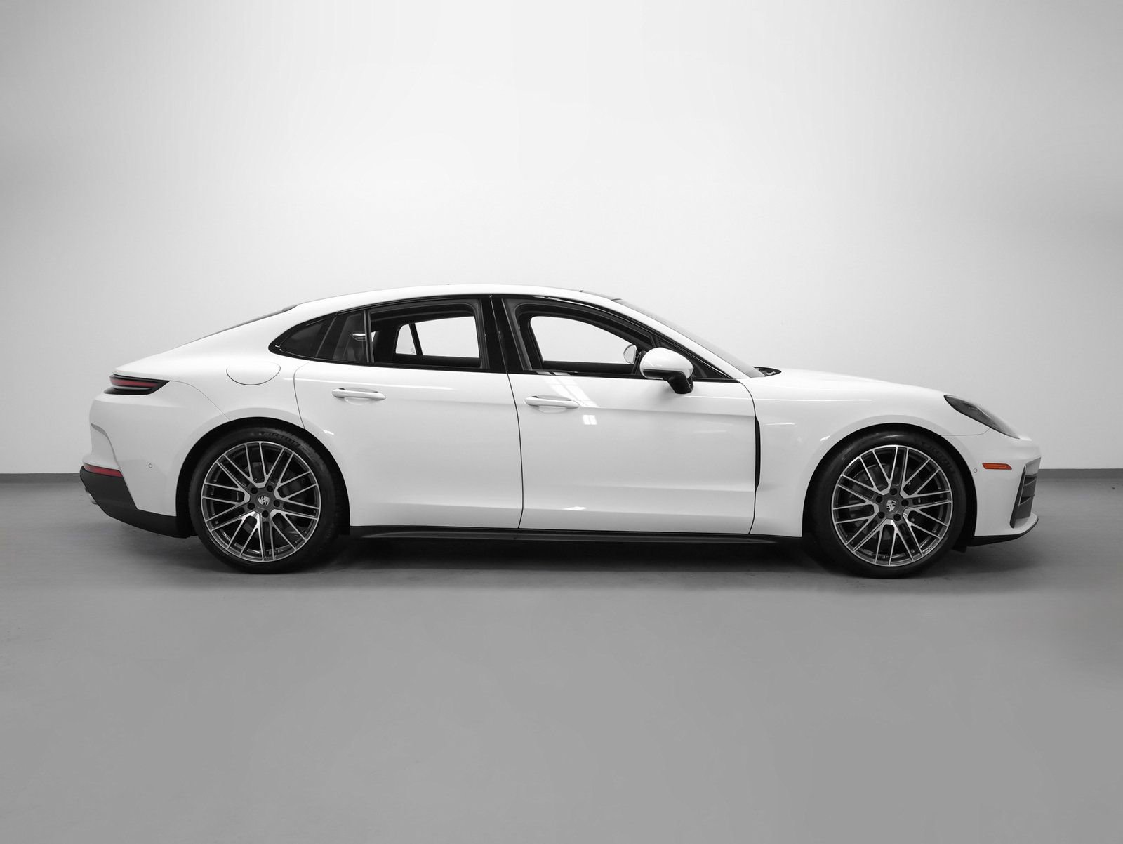 Used 2025 Porsche Panamera 4 AWD/4WD image 13