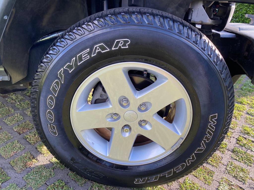 Used 2018 Jeep Wrangler Sport AWD/4WD image 27