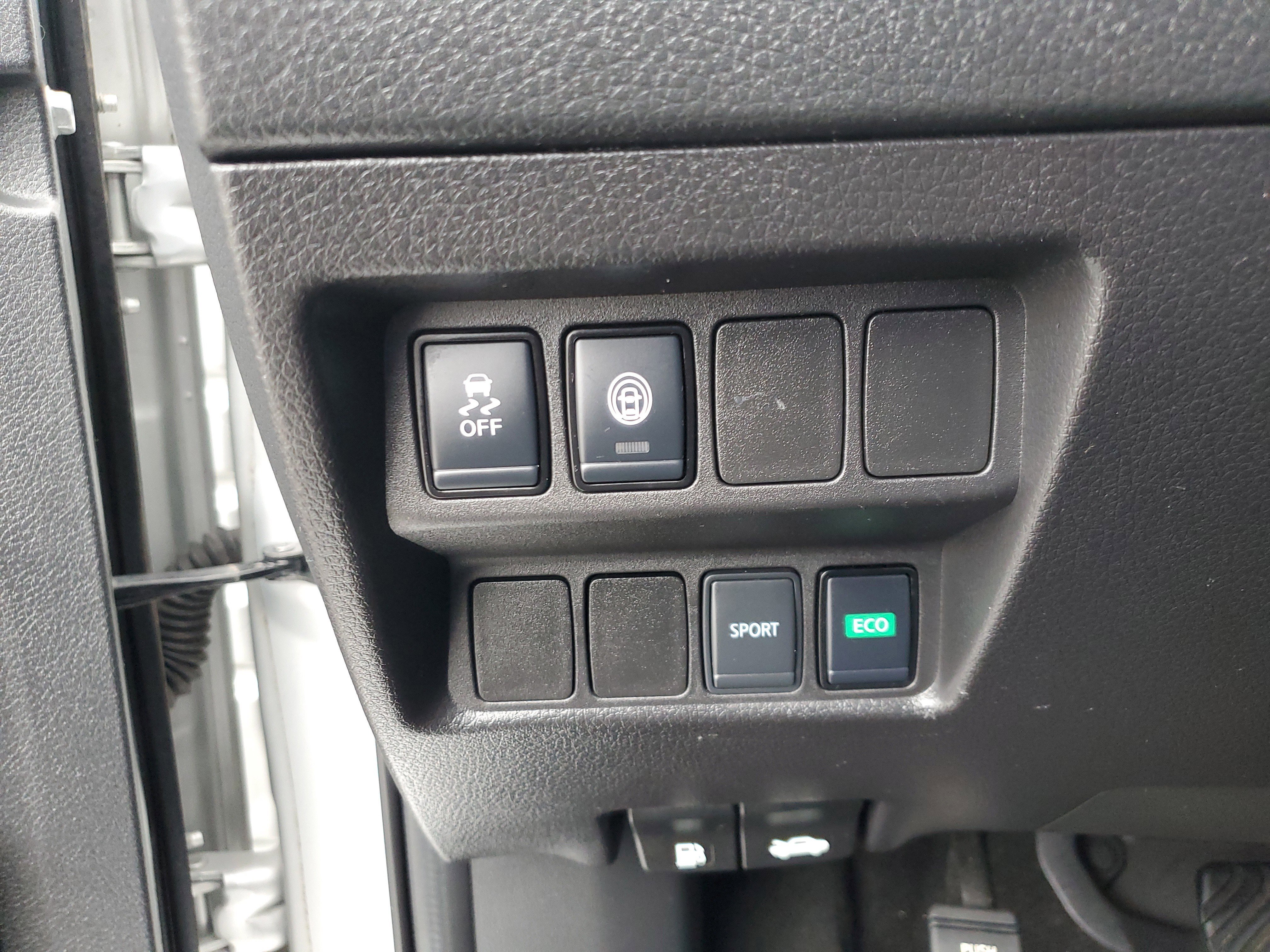 Used 2021 Nissan Rogue Sport S image 28