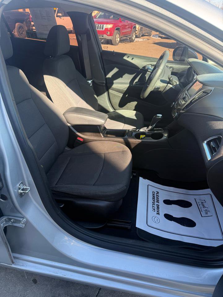 Used 2017 Chevrolet Cruze LT w/ LT Convenience Package image 13