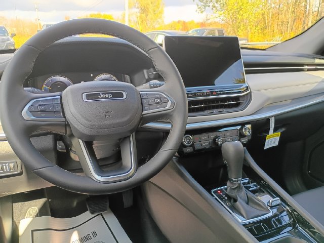 New 2026 Jeep Compass Limited AWD/4WD image 10