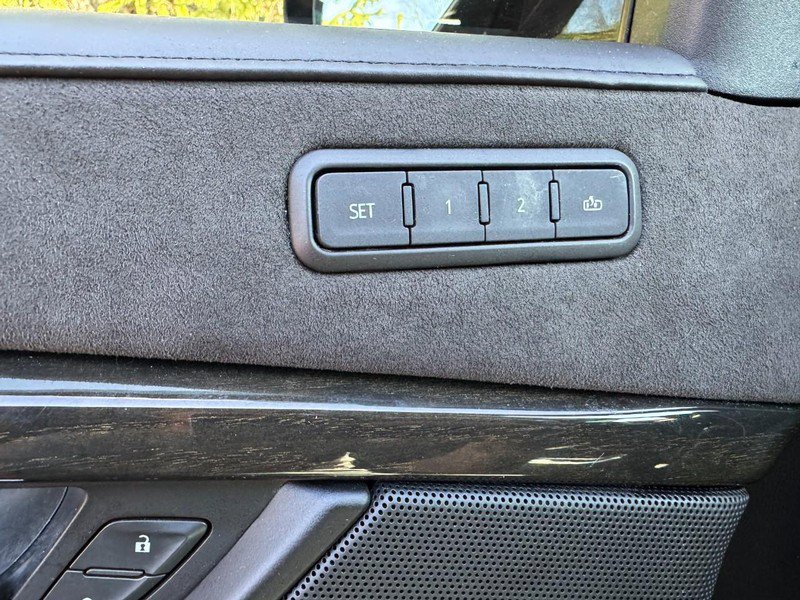 Used 2020 Cadillac Escalade Platinum image 17