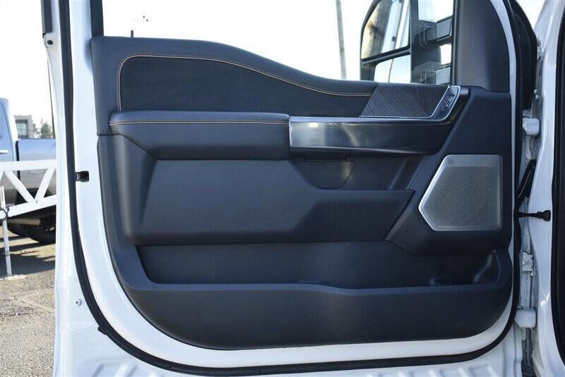 Used 2024 Ford F350 Platinum image 13