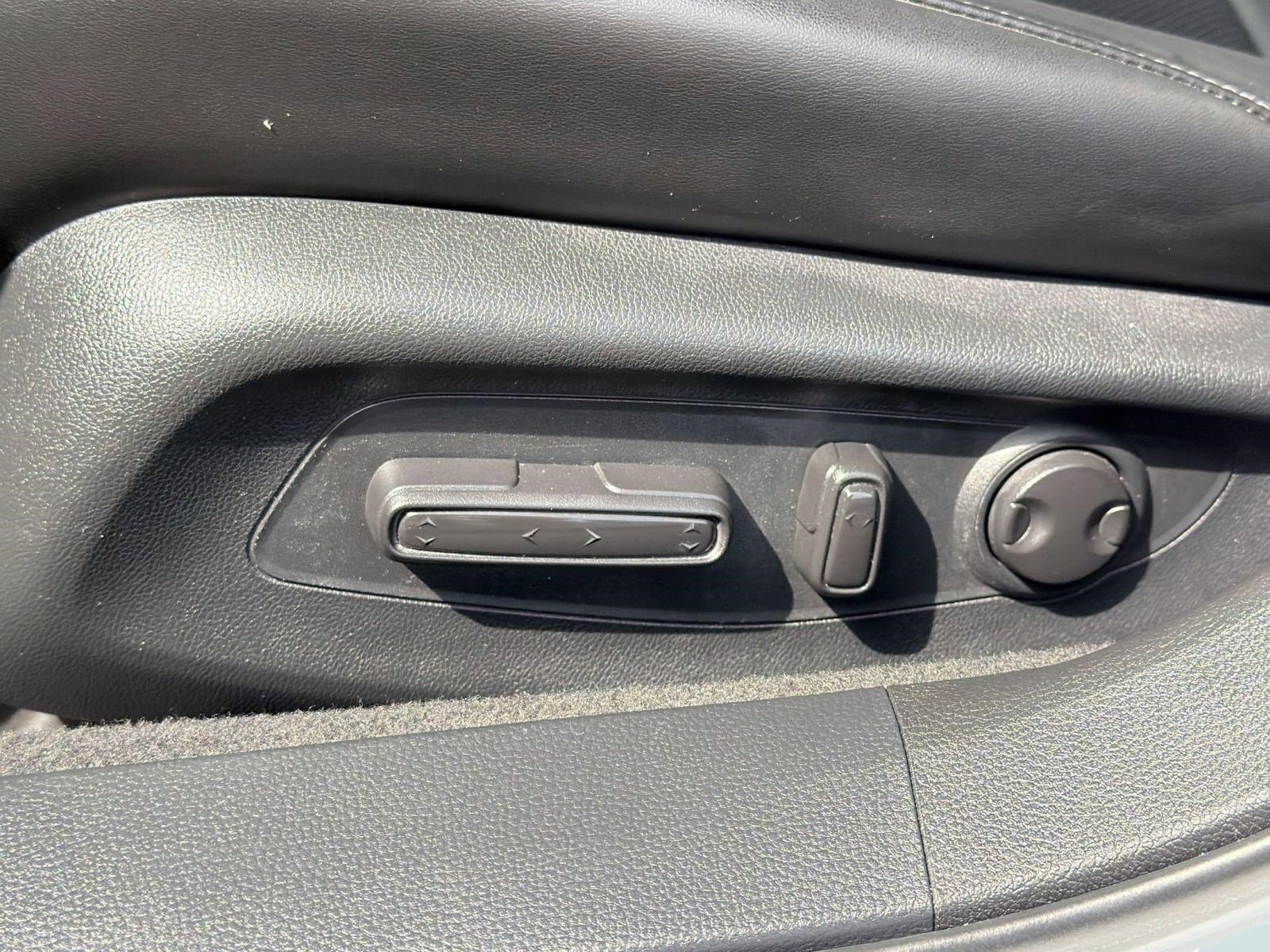 Used 2023 Honda Accord Touring image 14